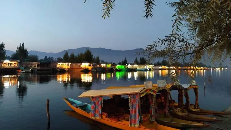 Dal Lake